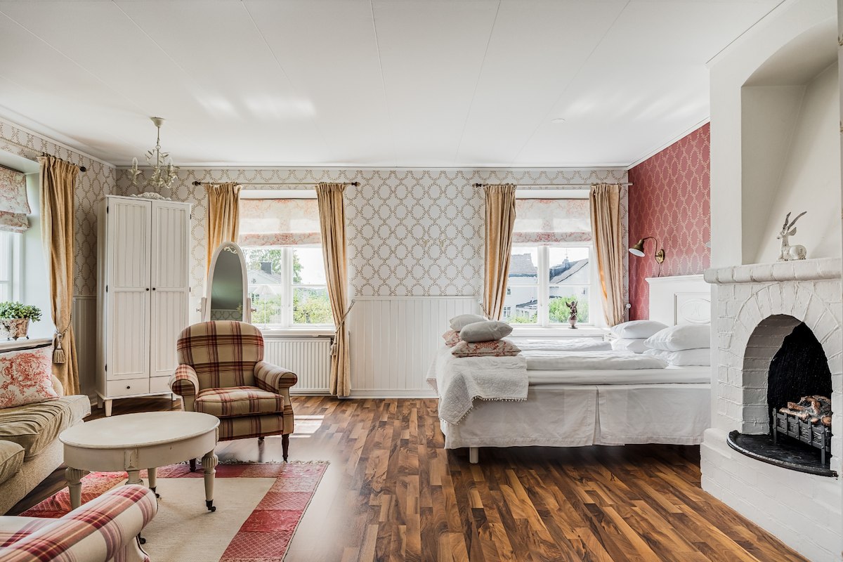 room_image