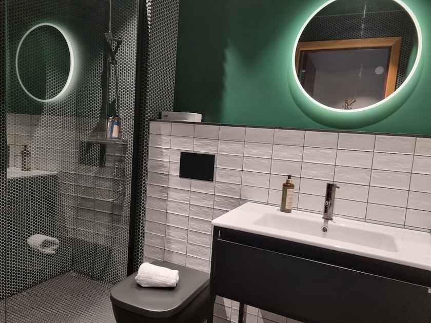 Treetop Spa, Hangout & Hotel image 1