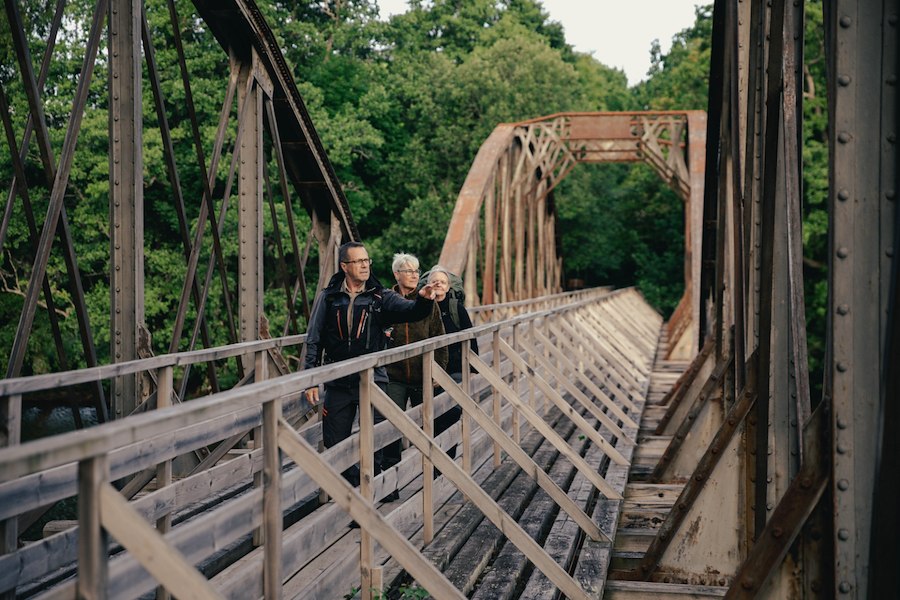 Primary image of Hiking & Manor Luxury