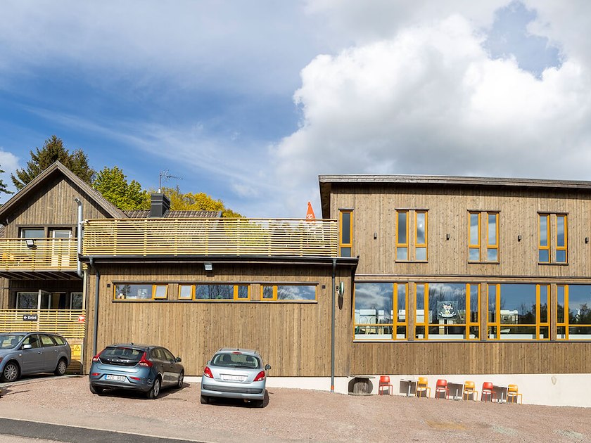 Treetop Spa, Hangout & Hotel image 1