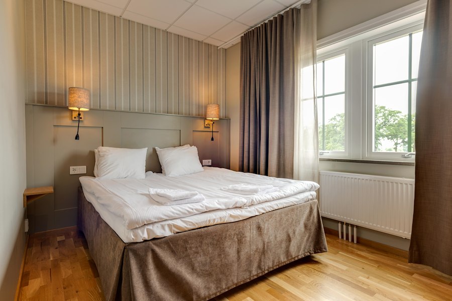 Standard Plus Queensize-bed