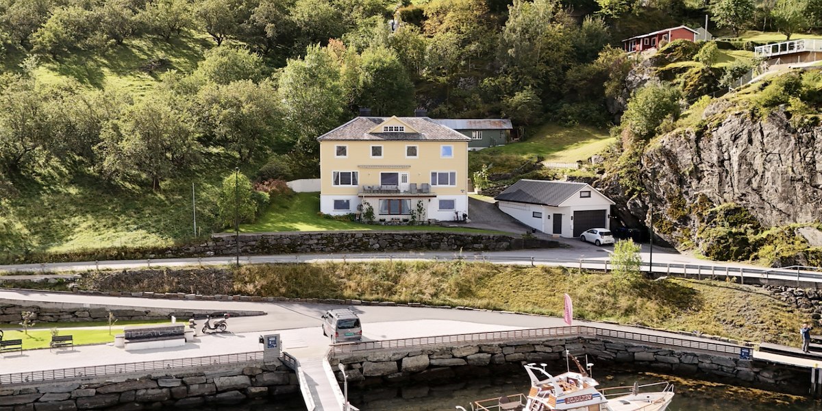 Svingen Guesthouse image 0