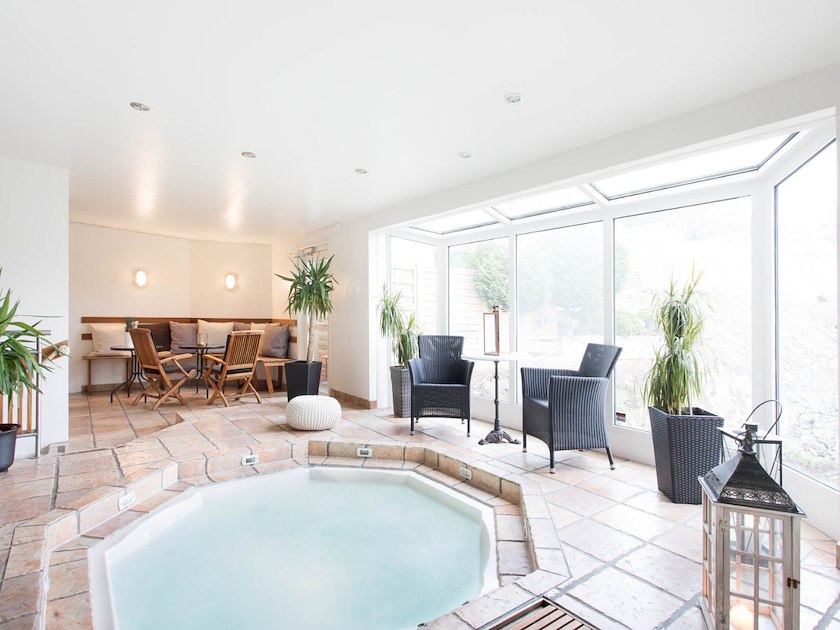 Treetop Spa, Hangout & Hotel image 6