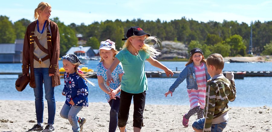 Pääkuva kohteesta LASTEN VIIKONLOPPU KÄRINGSUNDISSA