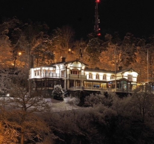 Boka Julbordspaket /Christmas dinner package på Albert Hotell
