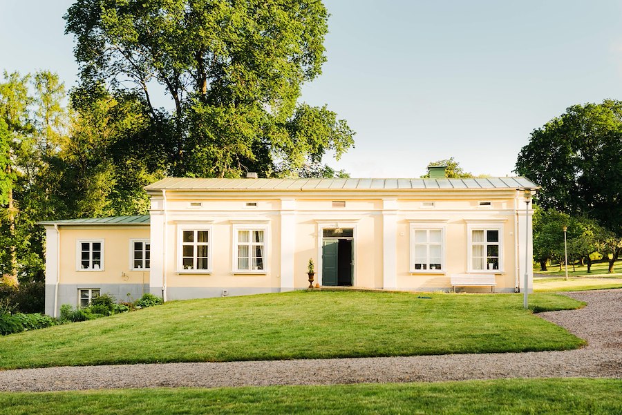 Primary image of Manor package