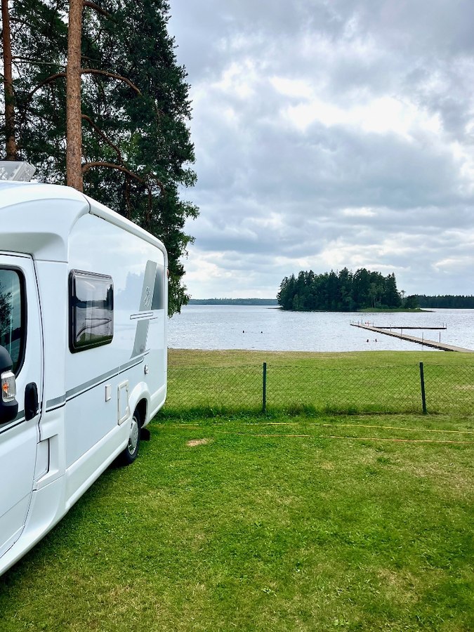 Camping pitch for caravan/motorhome incl. electricity - Beachfront location