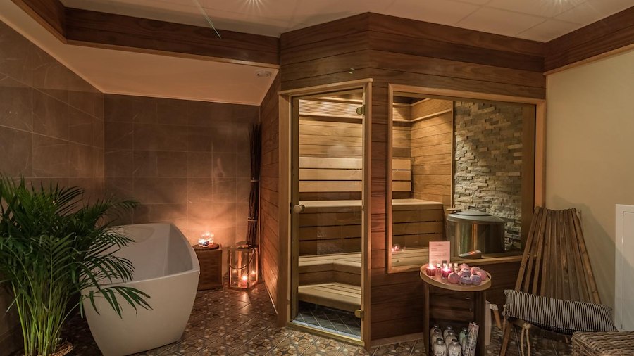 Primärbild av Lyx bakom stängda dörrar