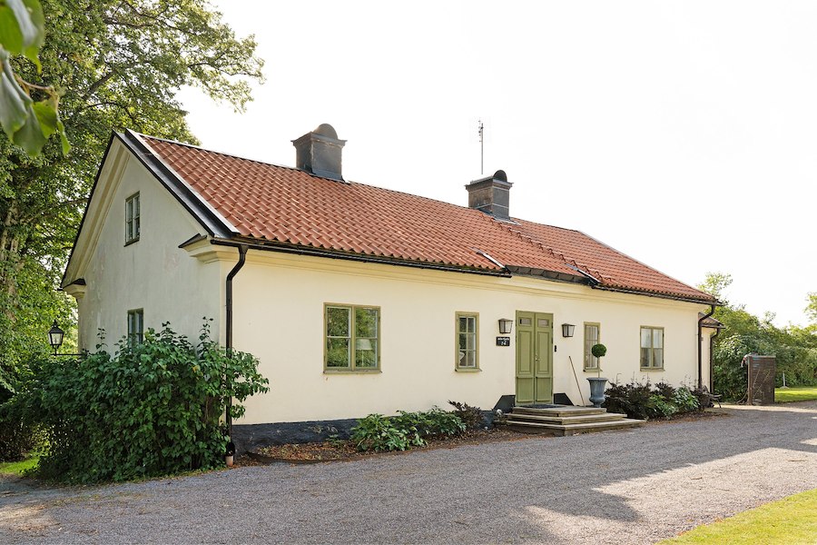 Primary image of Herrgårdsflygel midsommar 1 natt