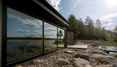 Boka Sjölyckan – Lakeside Spa & Nature Retreat