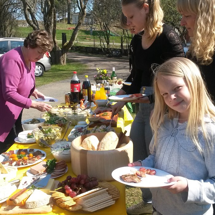 Primary image of Påsklov i stuga KustCamp Ekön