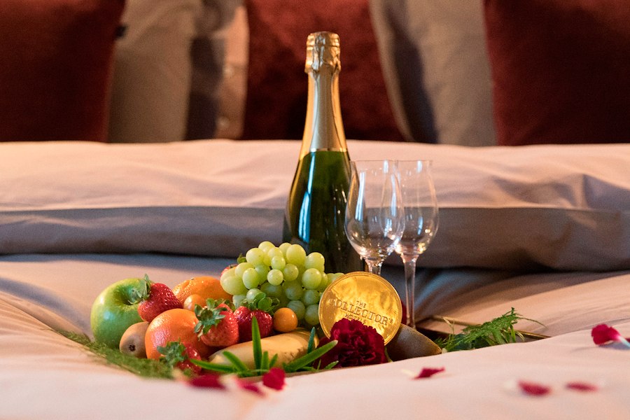 Primary image of Romantic Weekend