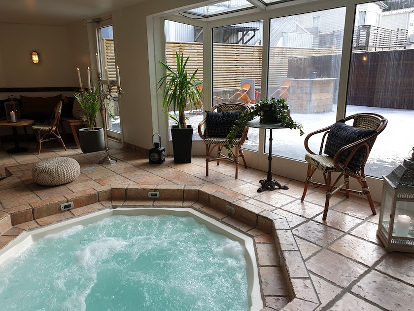Treetop Spa, Hangout & Hotel image 2