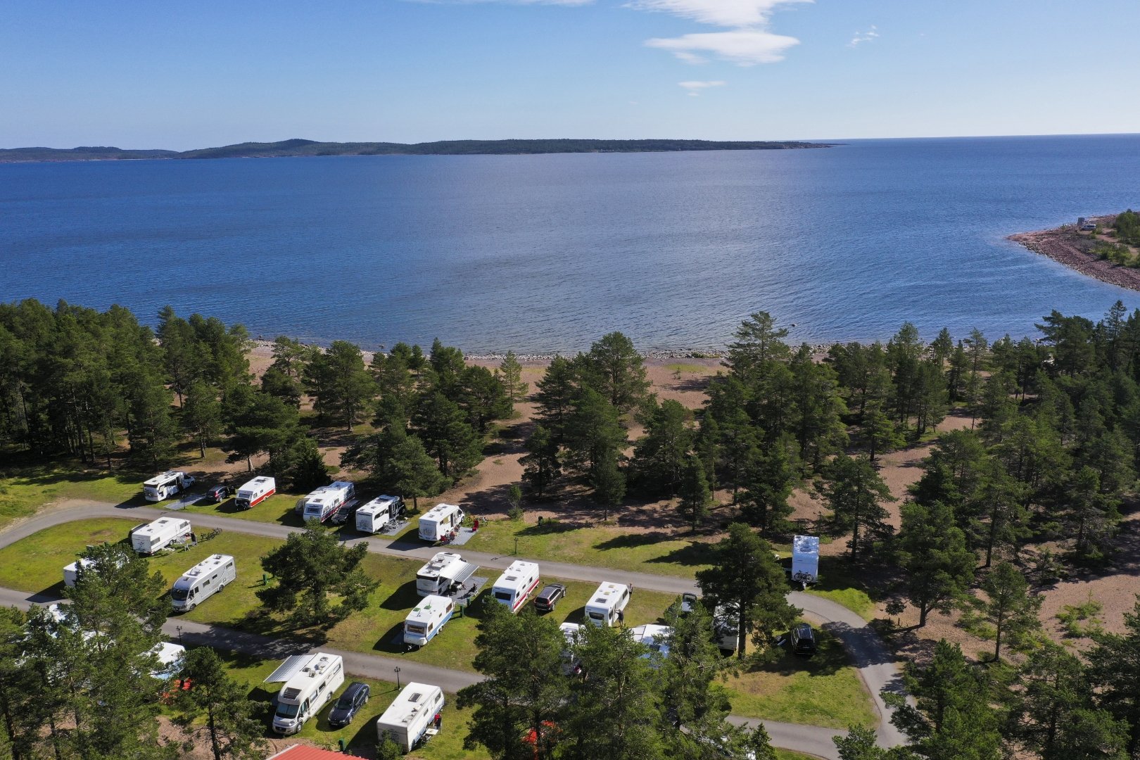 Camping Stellplatz Wohnwagen/Wohnmobil mit Strom "Deluxe"