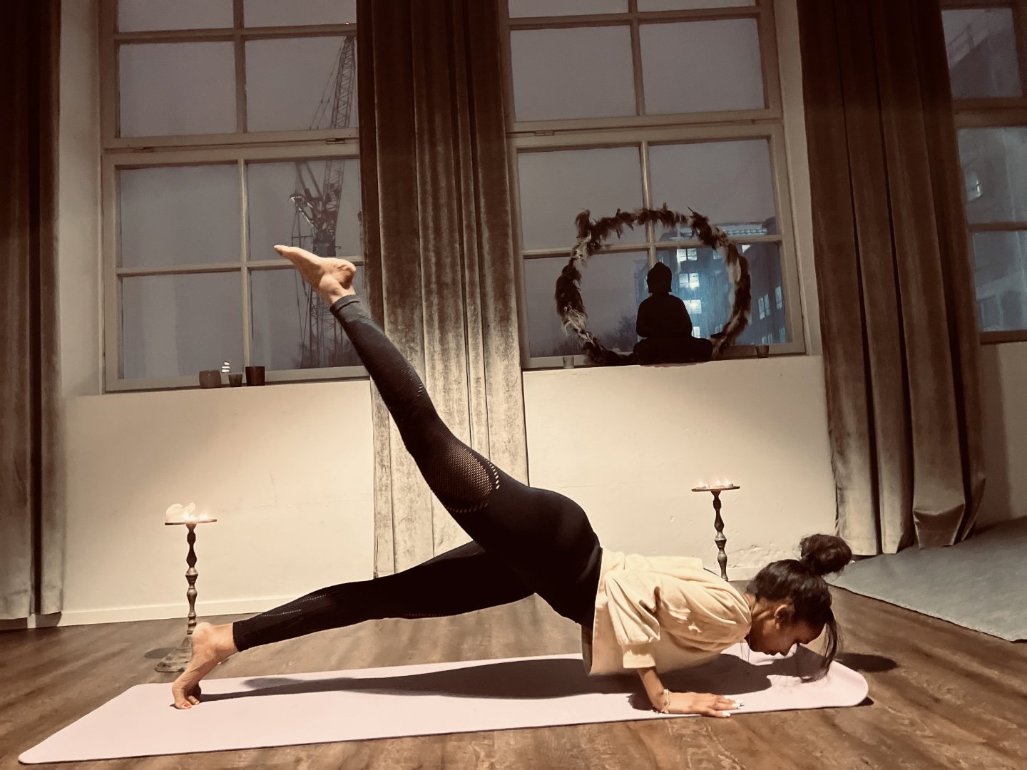 Image of YIN YOGA & FRUKOST – 295kr