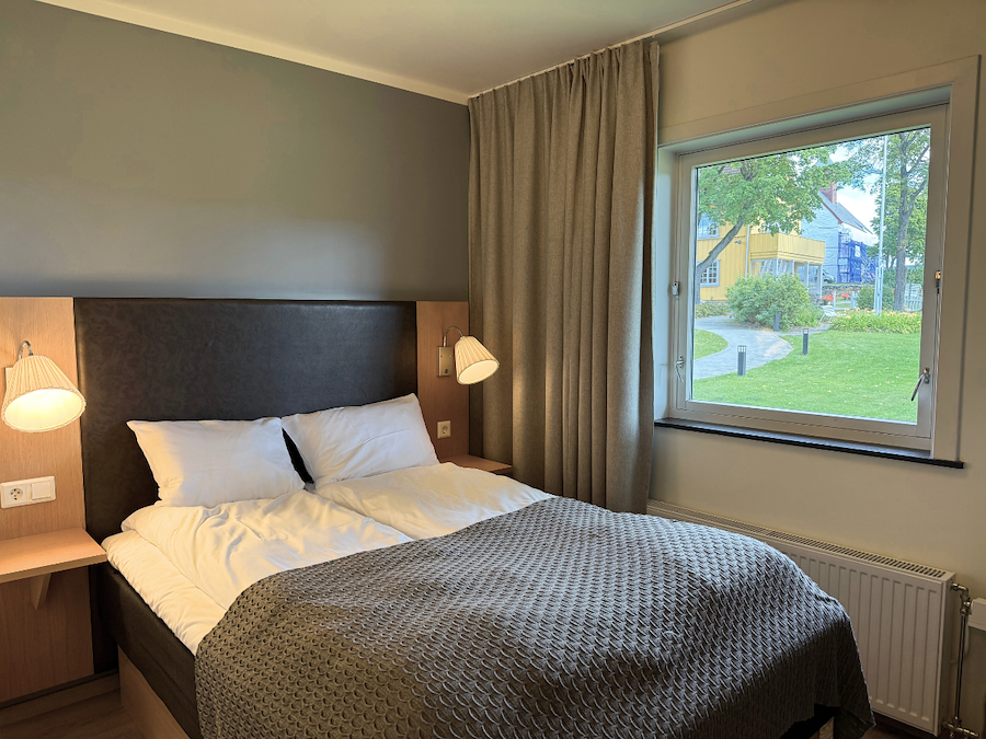 Small double room