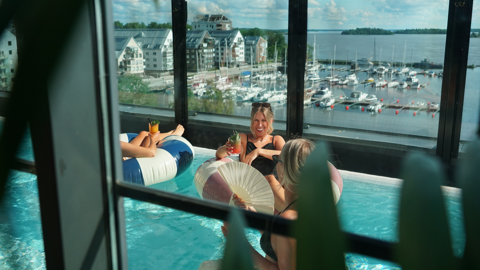 Image of Pool Club Escape - Middag på Locavore 