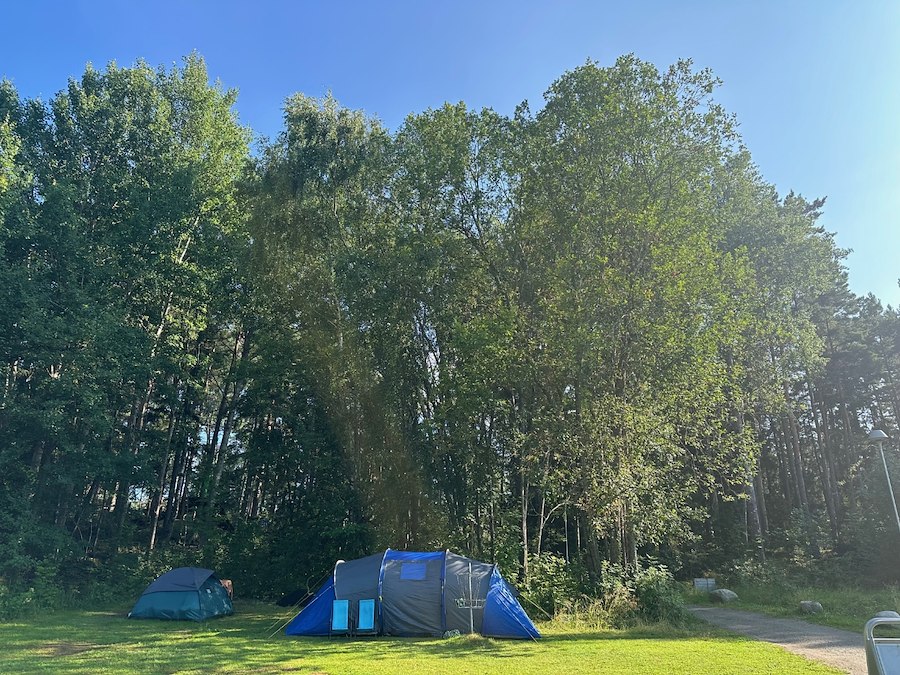 Tent pitch without electricity