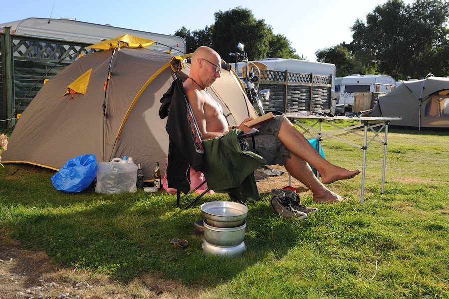Tent pitch without electricity