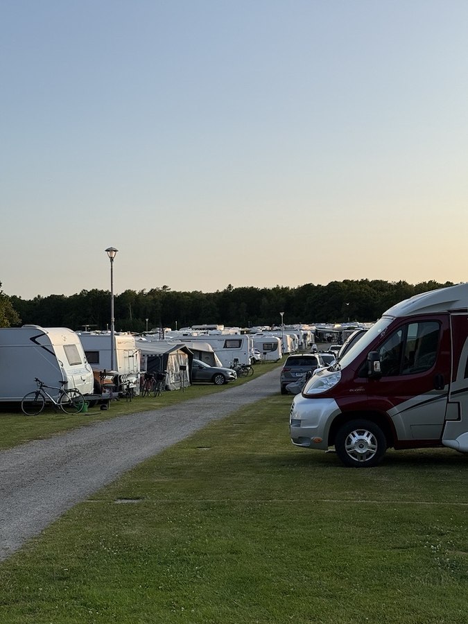 Camping plot including electricity - max 10 meters (Grass)