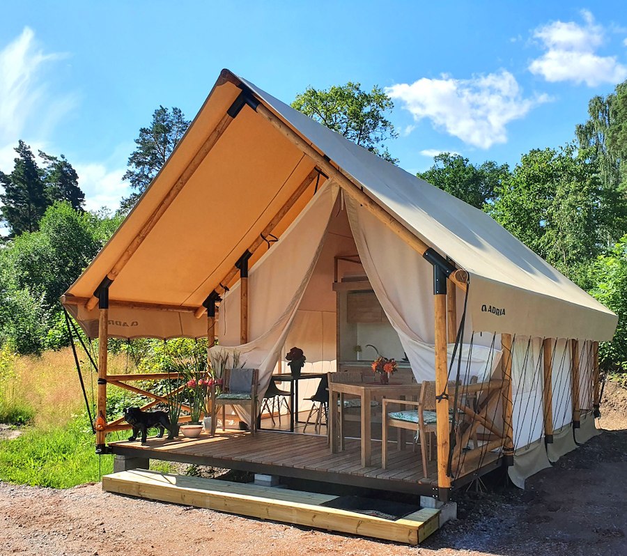 Glamping tent (4 beds, WC/Shower)