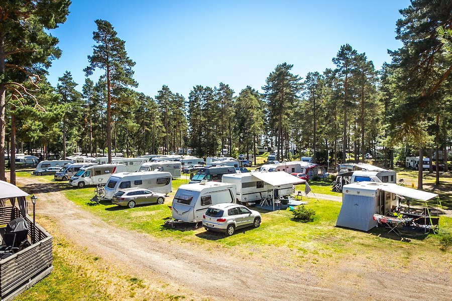 Camping pitch for caravan/motorhome with electricity, max 9m