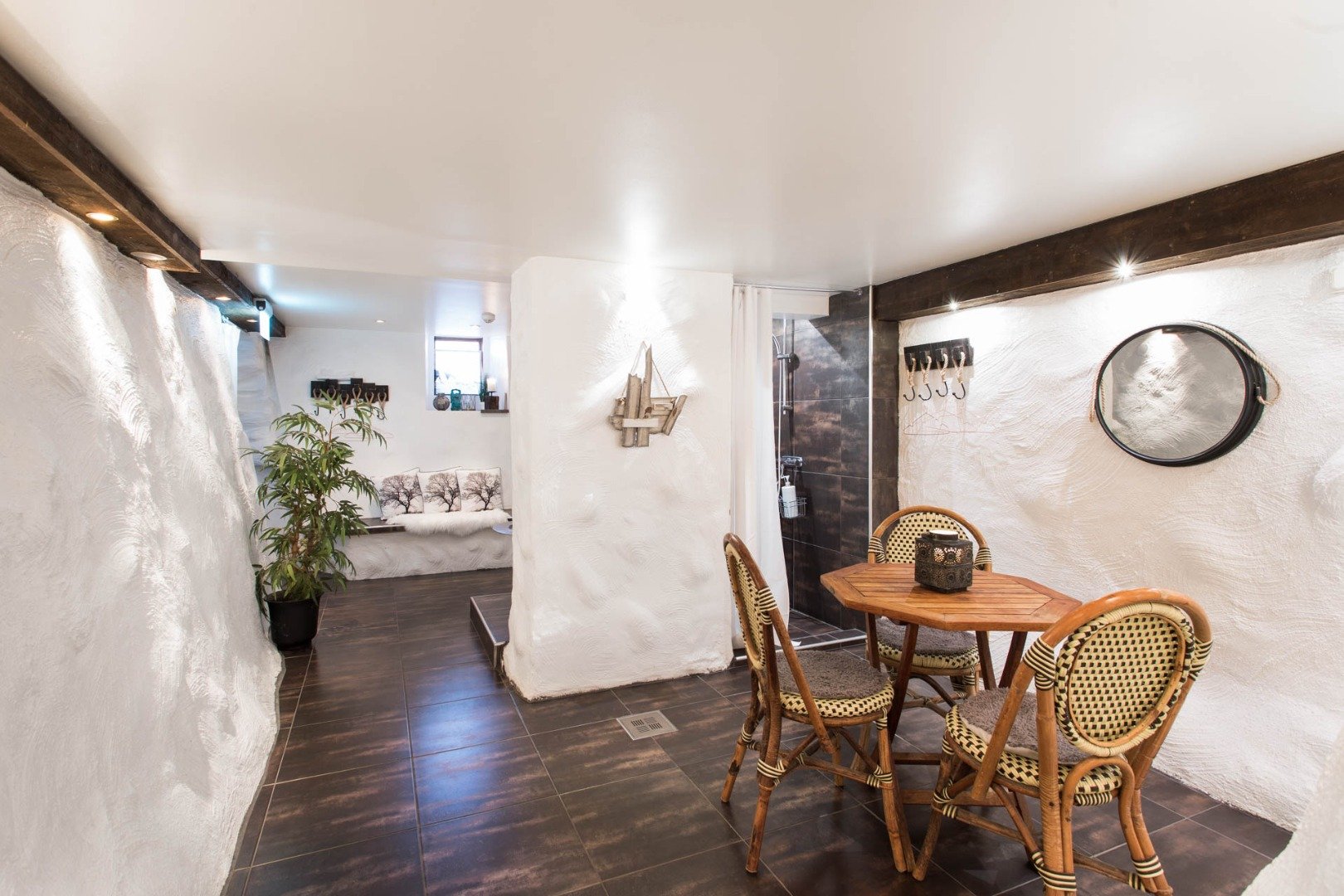 Treetop Spa, Hangout & Hotel image 5