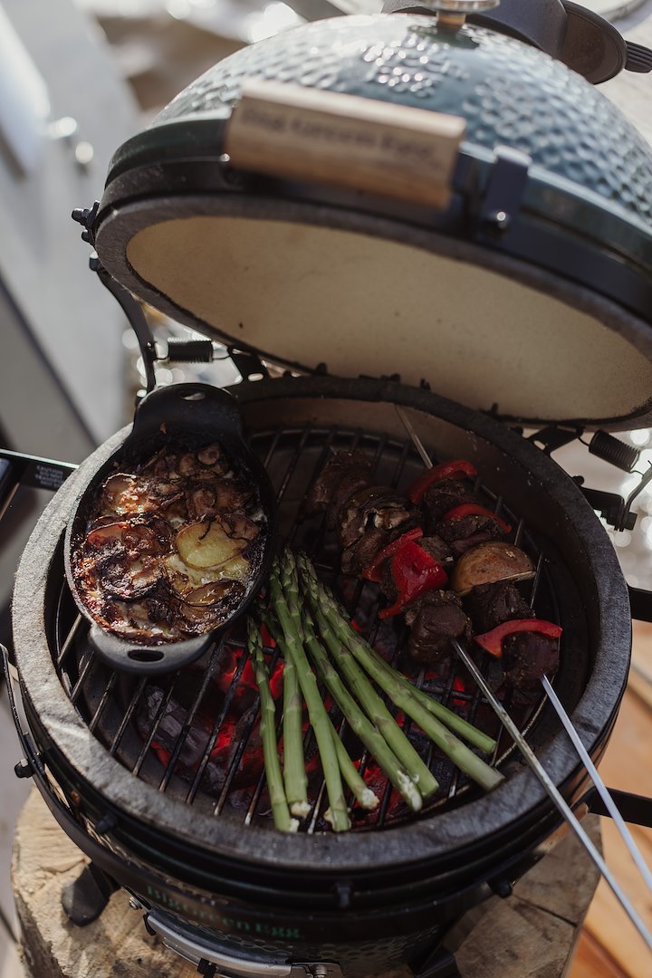 Image of Grillspett på dovhjort, paprika, lök och svamp
