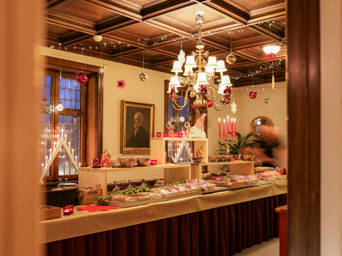 Image of Julbord med klassiker & vilt från skogen