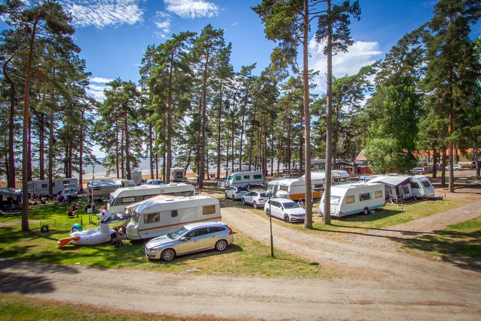 Camping Stellplatz Wohnwagen/Wohnmobil mit Strom. Nr. 400-424