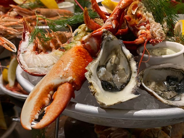 Luxury champagne package with sea food platter
