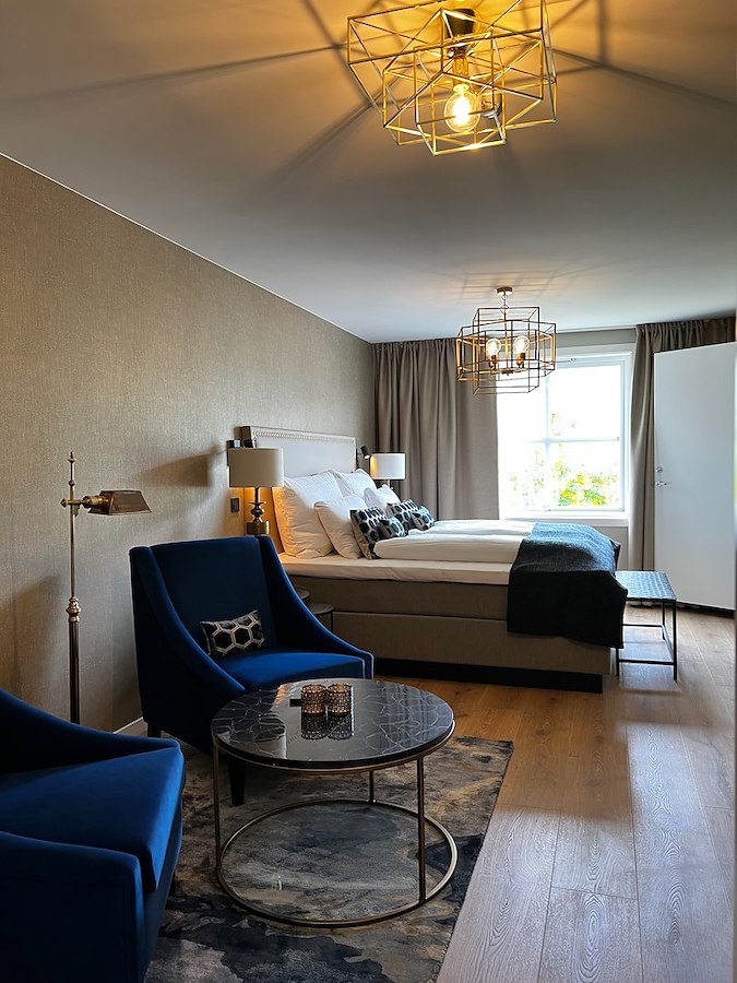 EXCLUSIVE SUITE