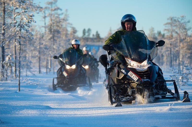 Snow mobile tour 13:00-16:00