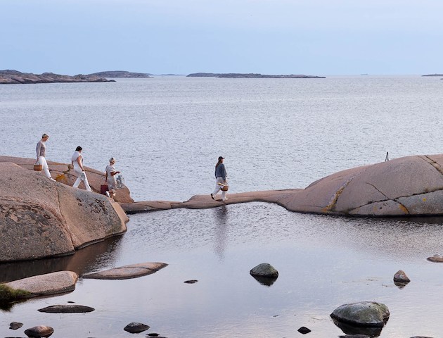 Boka Grosshandlarens Granitvandringspaket på Strandflickornas Annex Gula villan