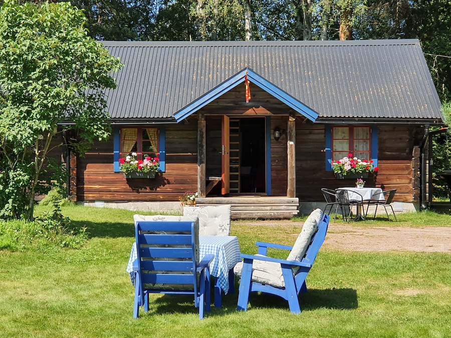 Cottage No 6 (4 beds + 4 extra beds, kitchen, WC+shower)