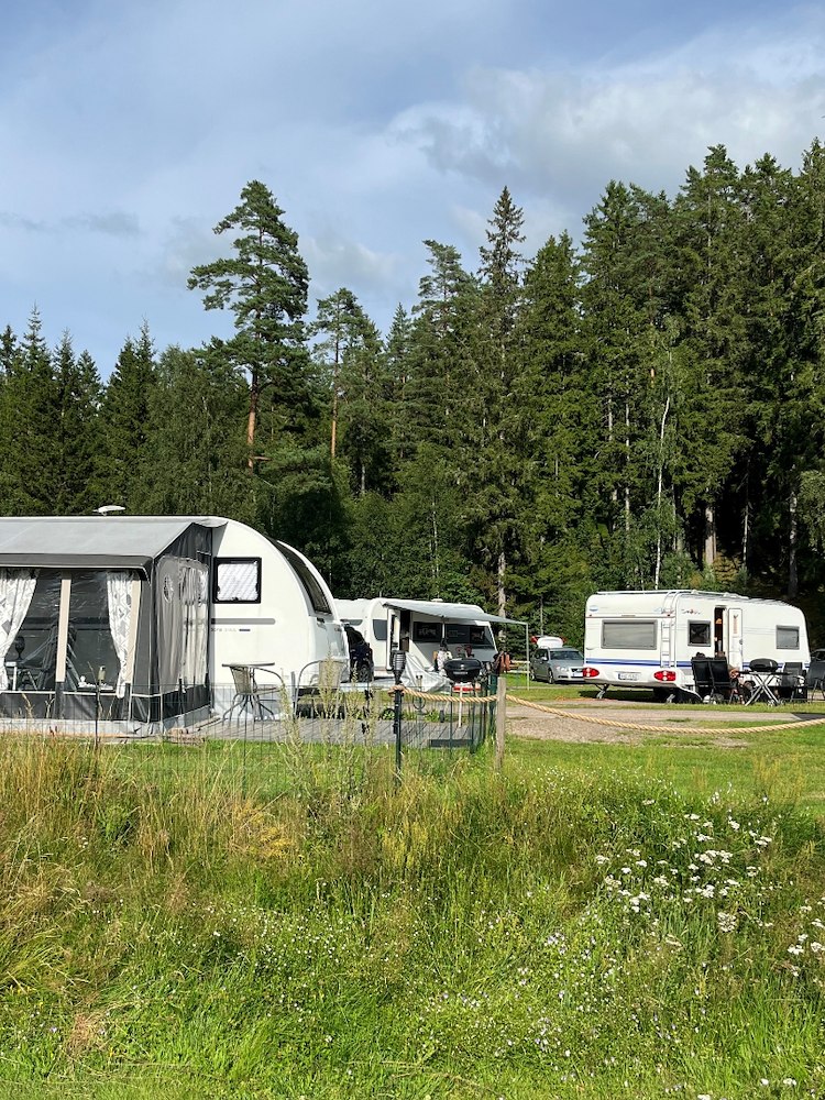 Ytterligare bild 2/3 av Campingtomt husvagn/husbil inkl el