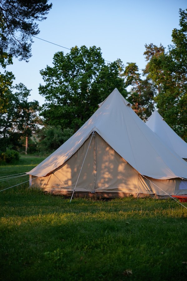 Glamping Basic – Rent an Unfurnished Tent for 6