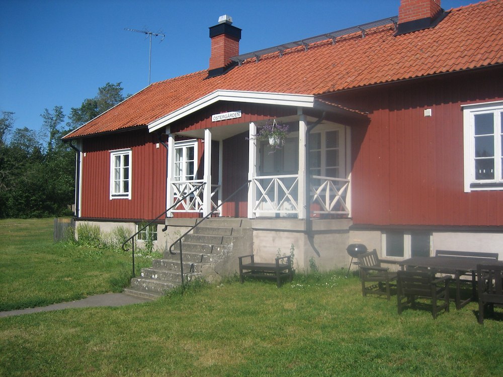 Primärbild av ÖSTERGÅRDEN 10-BÄDDSSTUGA