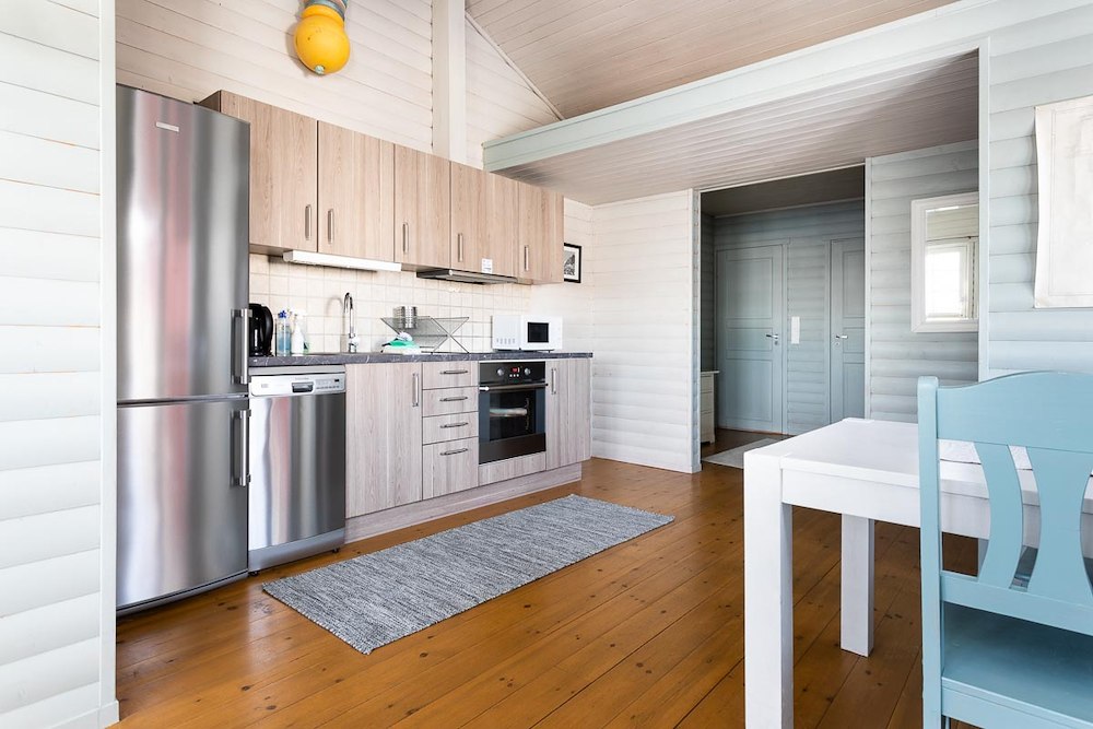 Additional image 19/20 of Type 04 - Waterfront Superior Two-Bedroom Apartment
