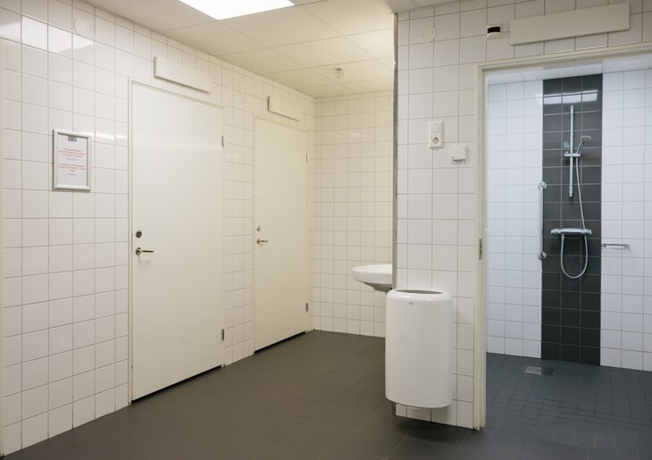Ytterligare bild 2/2 av Fyrbäddsrum med delat badrum