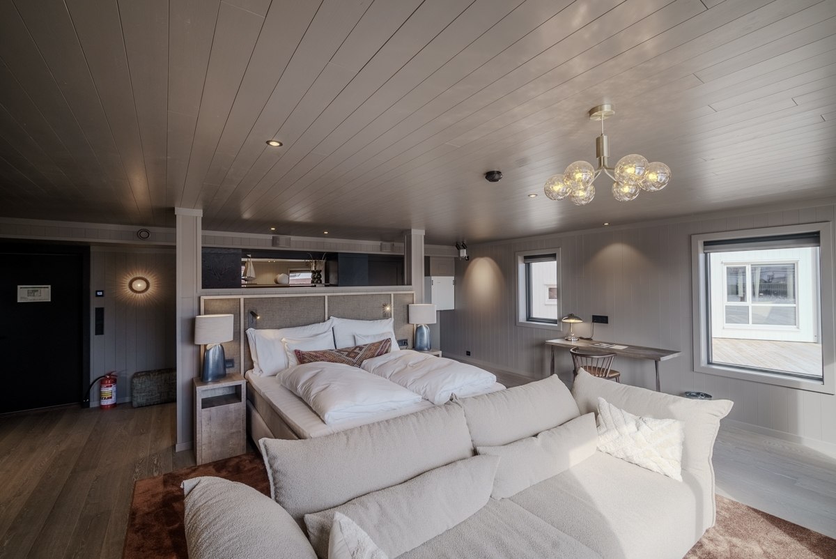 Suite with harbour view