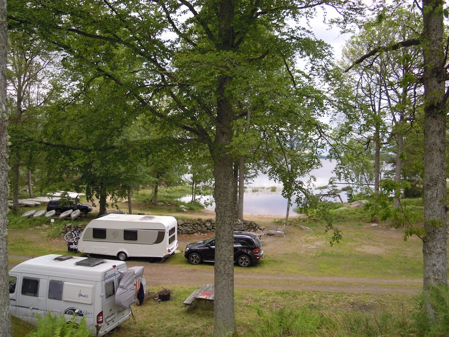 Camping pitch caravan/motorhome Area A incl electricity (Lake view)