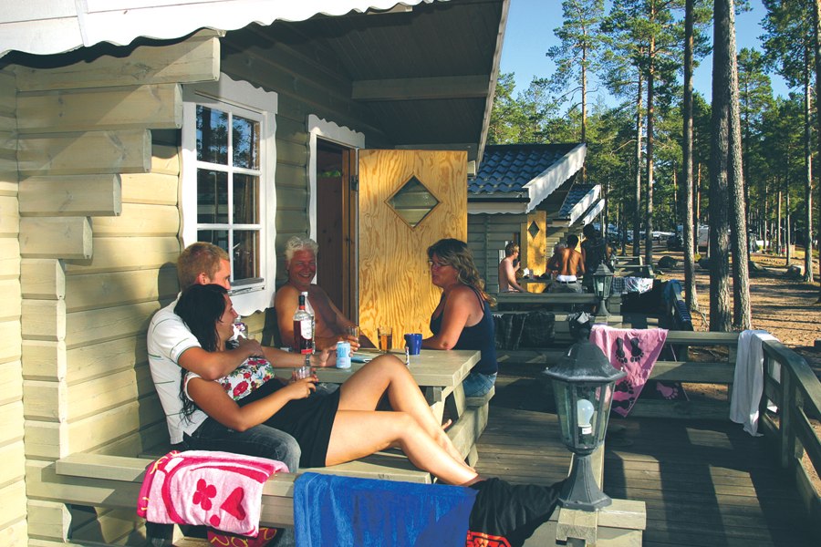 Cottage (4+2 beds, 35 sq m, WC/shower)