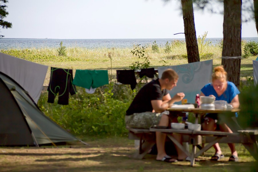 Tent pitch without electricity