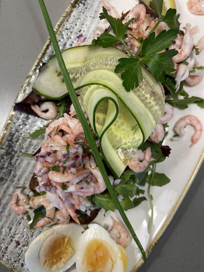 Dagspa med rekesmørbrød