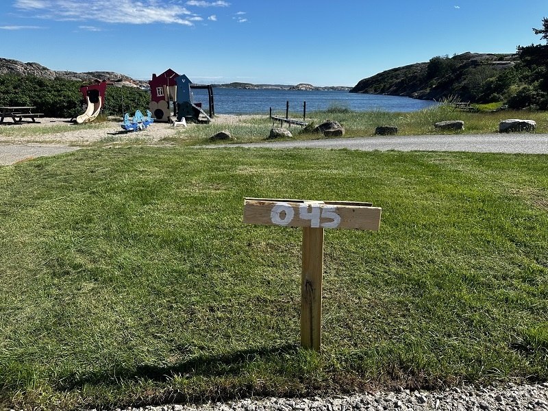 Tent pitch XS by the beach. OSTRONET