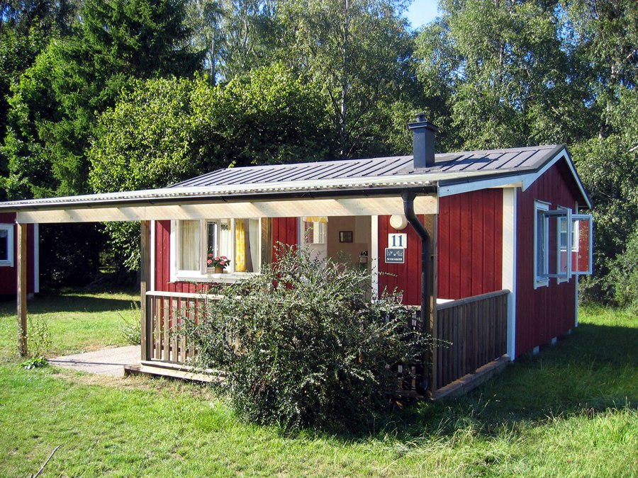 Cottage No 8, 11 (6 beds, WC/shower)