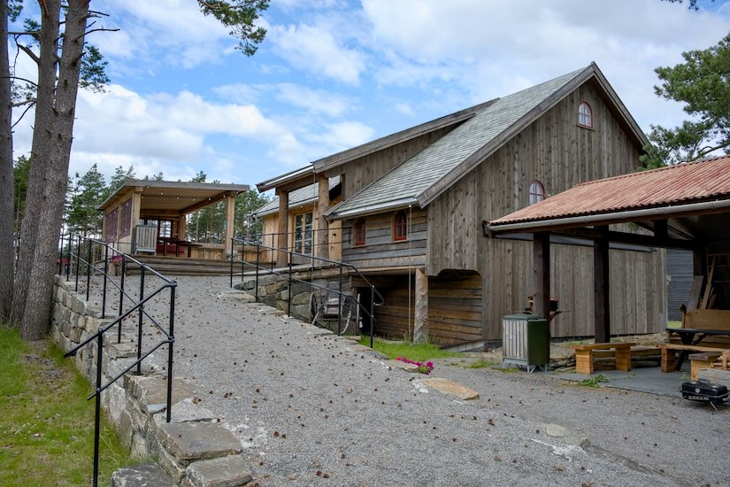 Åpningstider-image