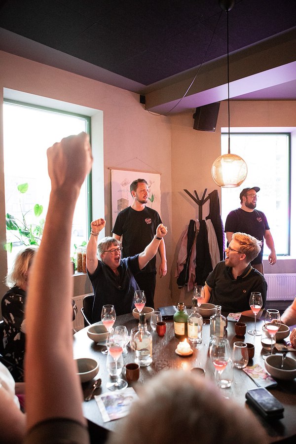 Pop-up med Klempe og Dons