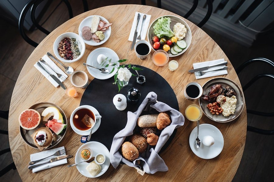 Hotellfrukost